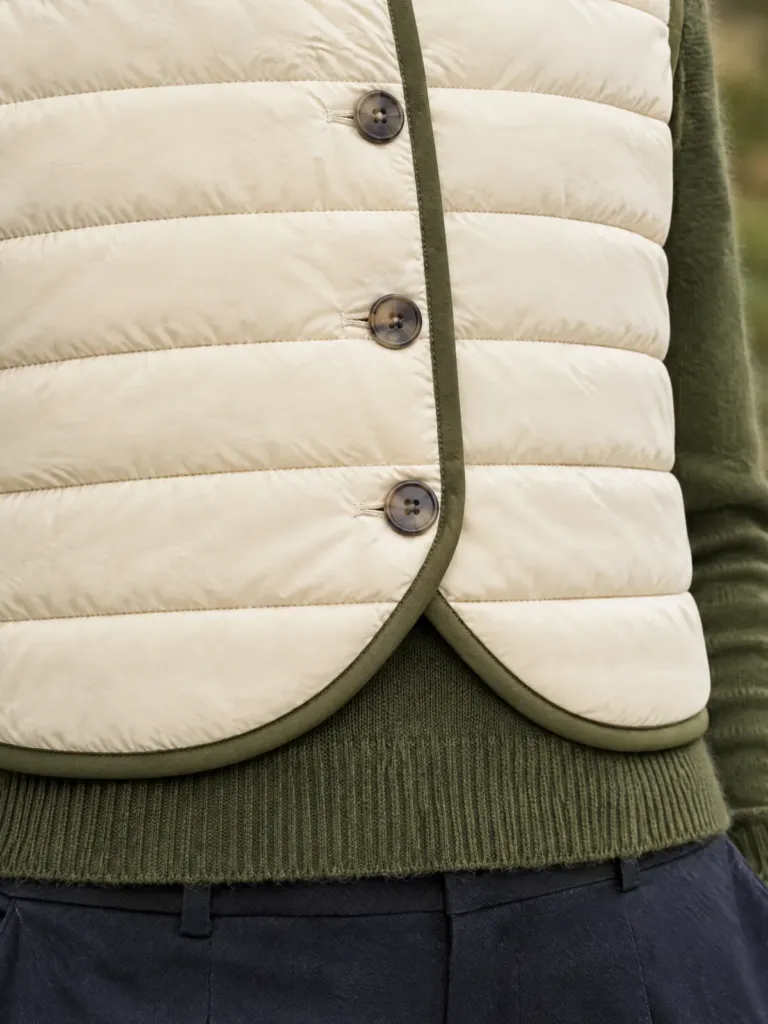 Horseshoe Curve-Hem Waistcoat, detail