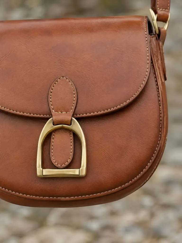 Stirrup Arc Saddle Bag, detail